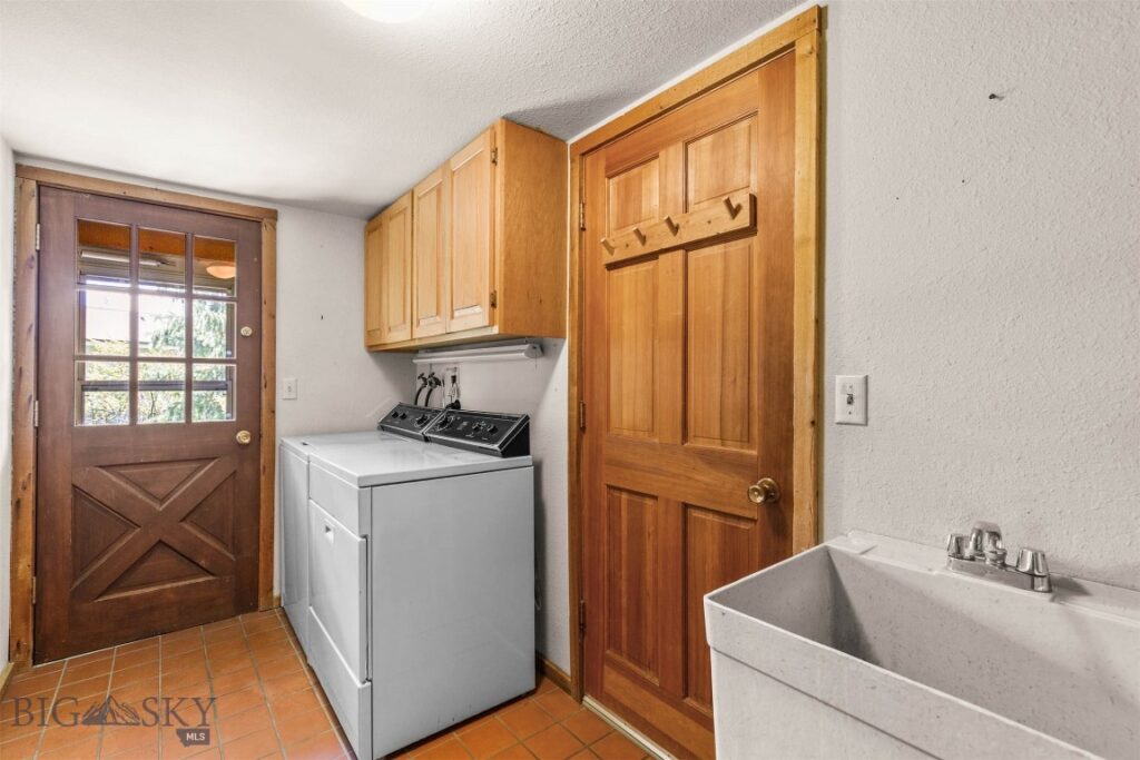 43 Hitching Post Road, Bozeman MT 59715