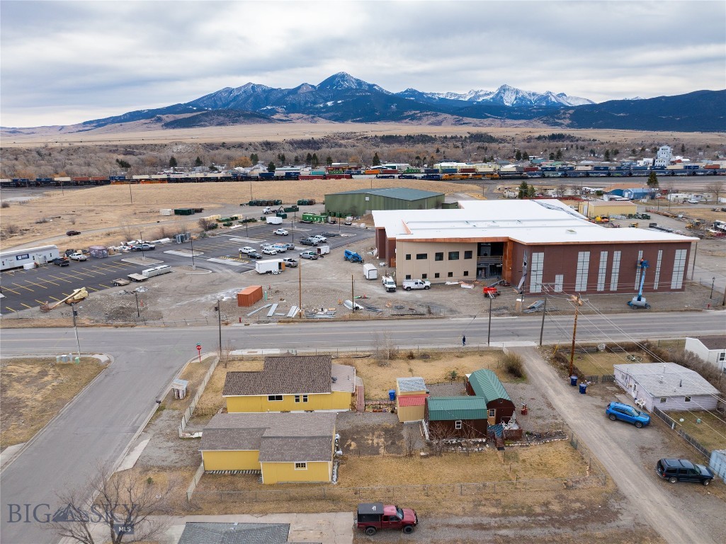 1215 E Gallatin Street, Livingston MT 59047