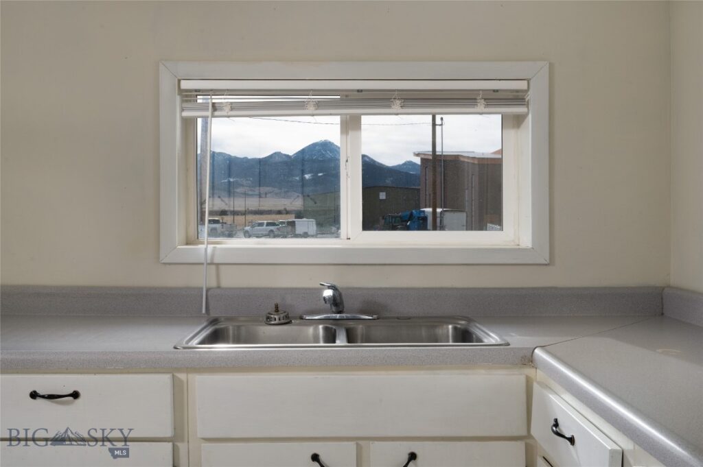 1215 E Gallatin Street, Livingston MT 59047