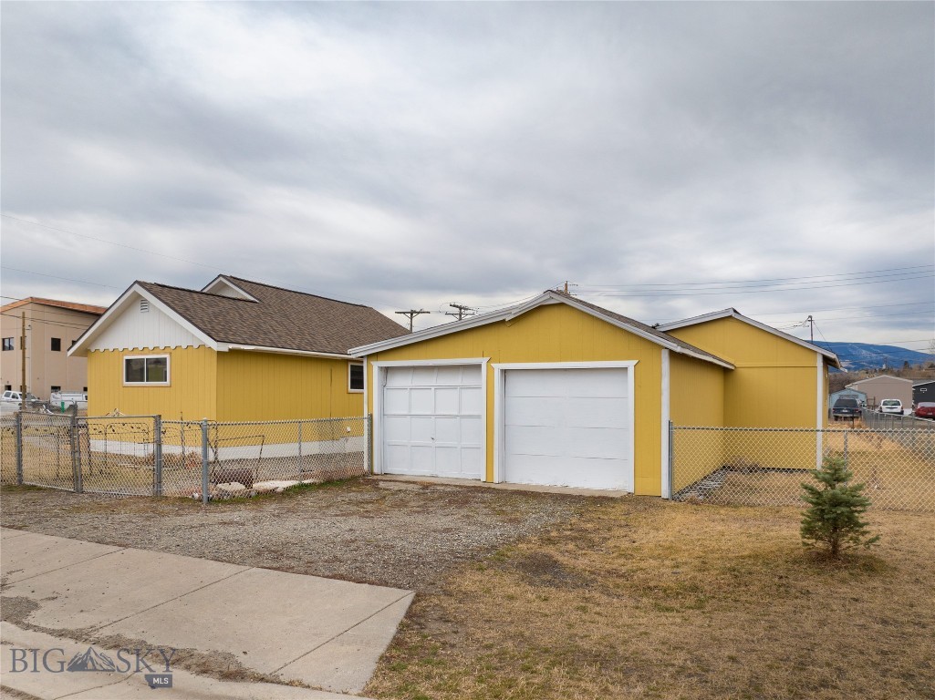 1215 E Gallatin Street, Livingston MT 59047