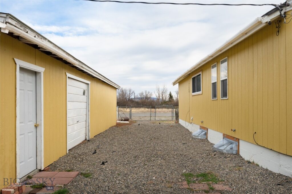 1215 E Gallatin Street, Livingston MT 59047