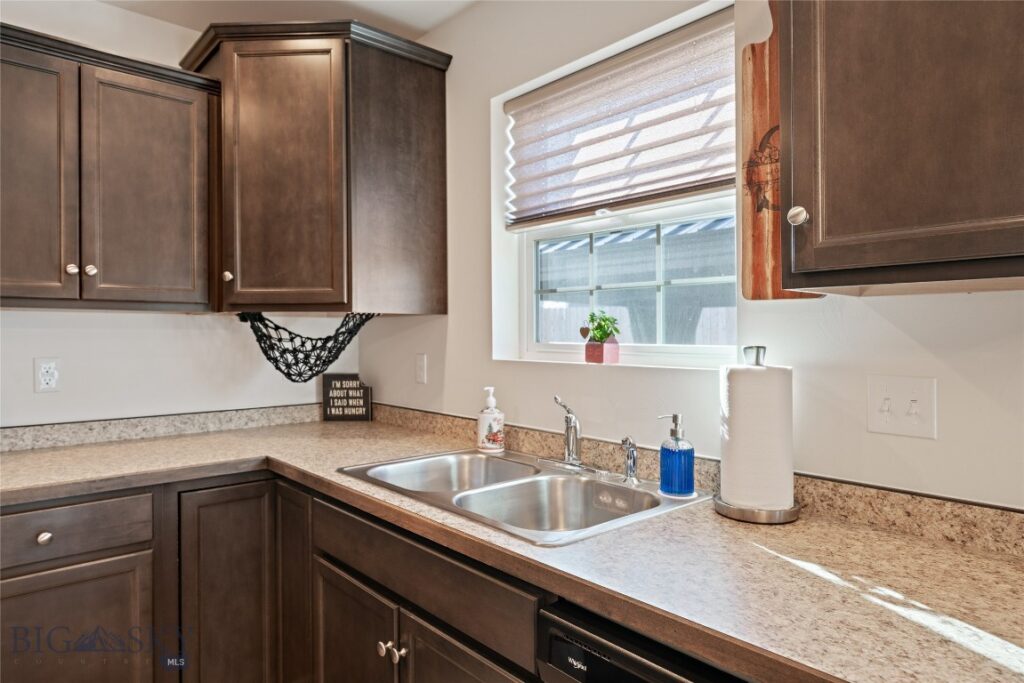 1103 Falcon Ridge Boulevard, Belgrade MT 59714