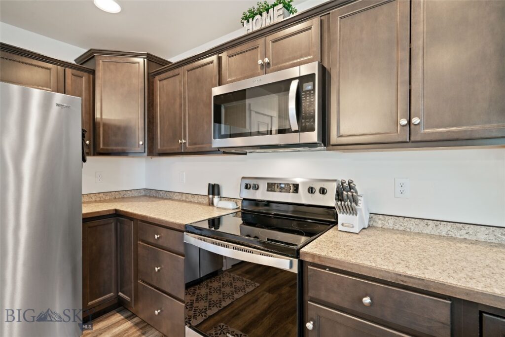 1103 Falcon Ridge Boulevard, Belgrade MT 59714