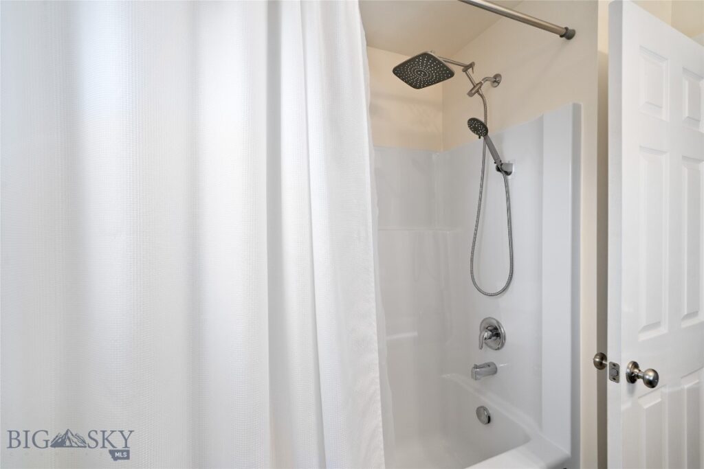 1103 Falcon Ridge Boulevard, Belgrade MT 59714