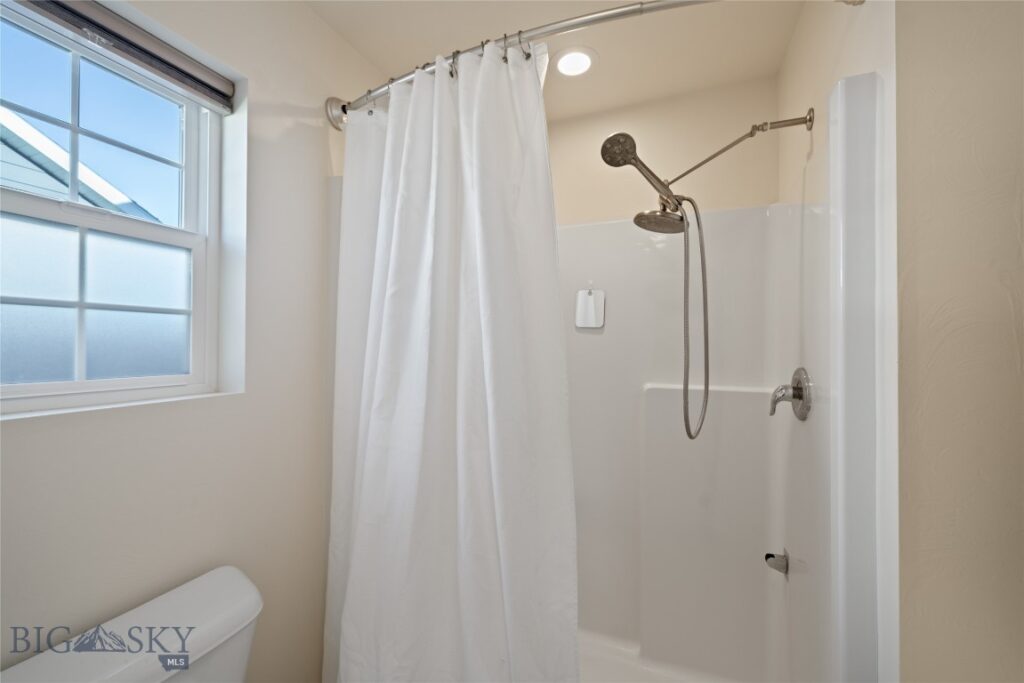 1103 Falcon Ridge Boulevard, Belgrade MT 59714