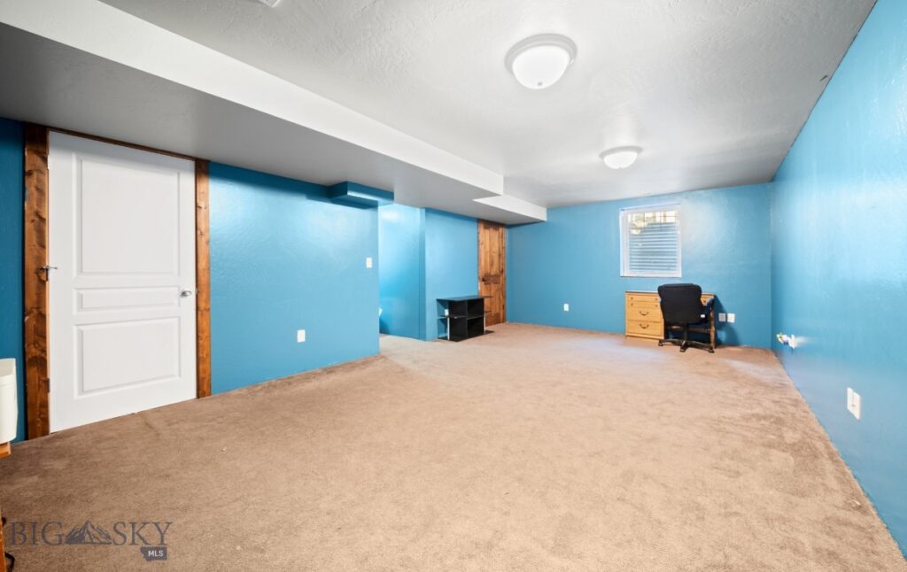 16 Wally D Lane, Belgrade MT 59714