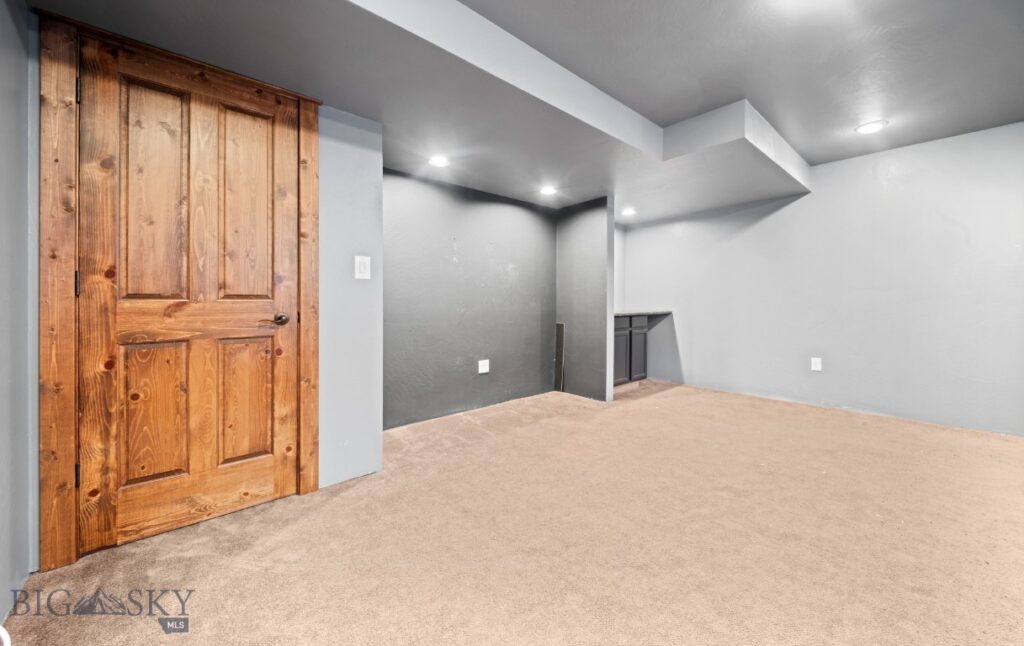 16 Wally D Lane, Belgrade MT 59714