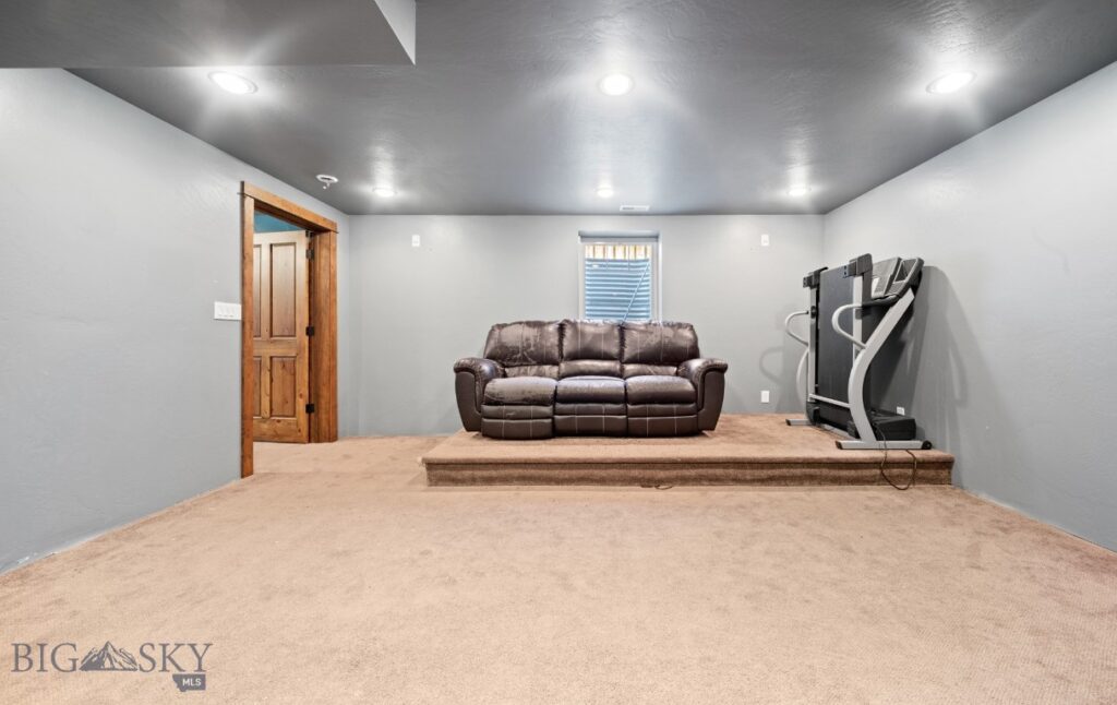 16 Wally D Lane, Belgrade MT 59714