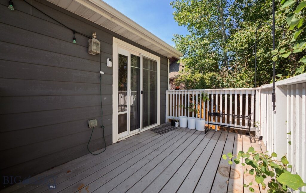 16 Wally D Lane, Belgrade MT 59714