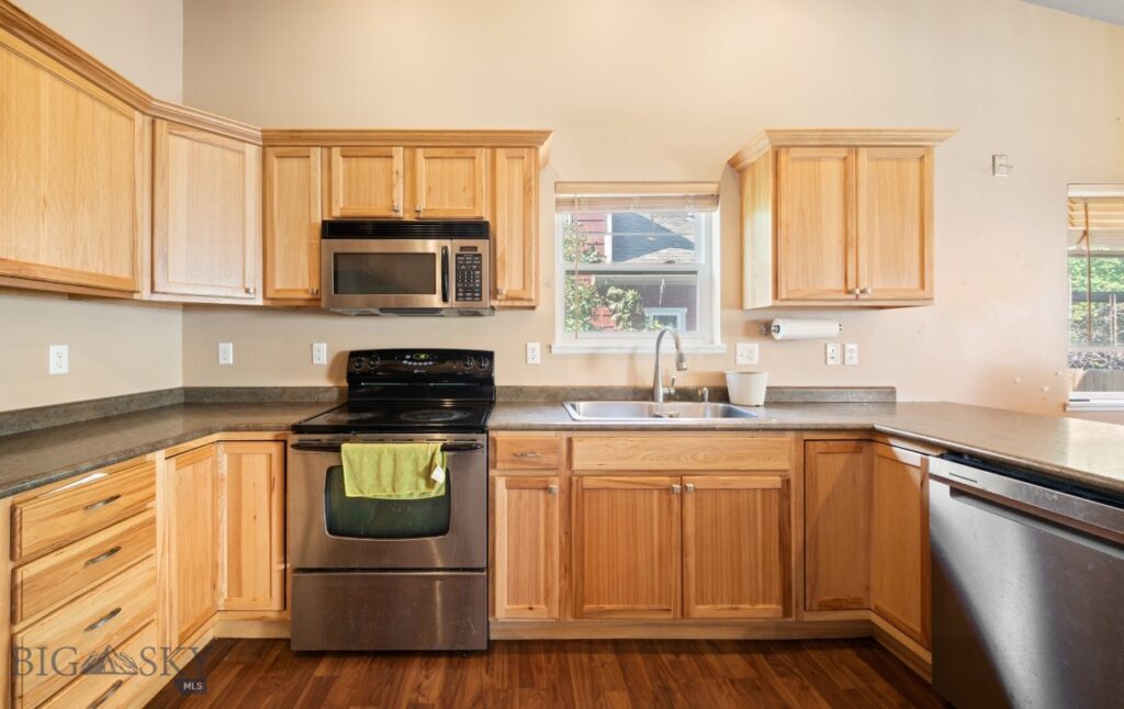 16 Wally D Lane, Belgrade MT 59714