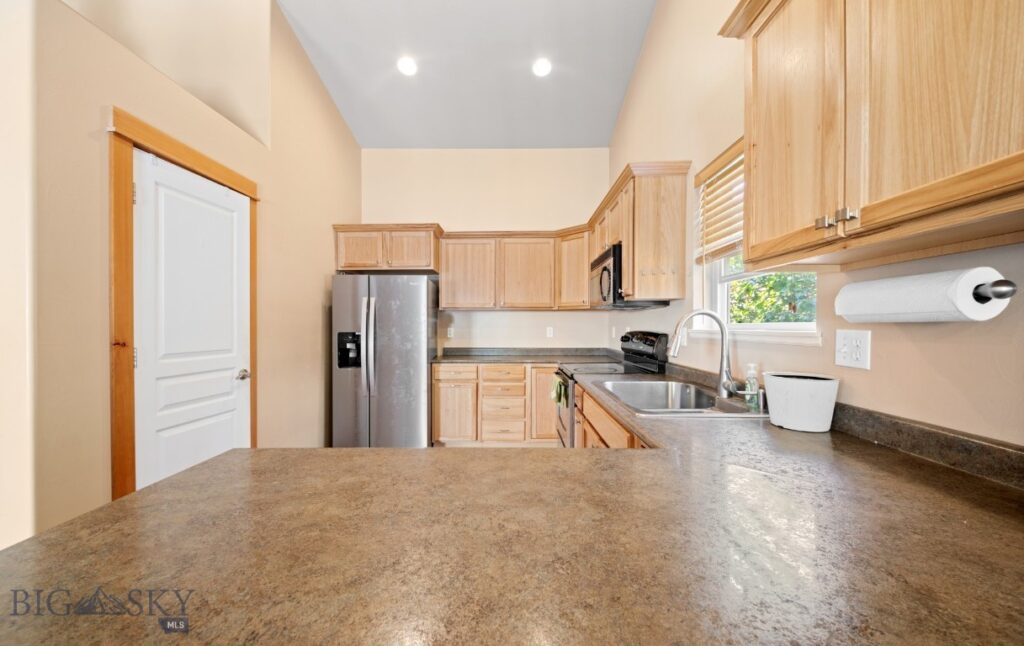 16 Wally D Lane, Belgrade MT 59714