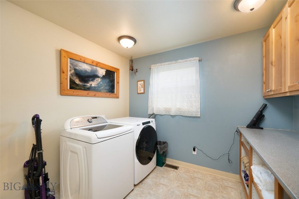 56 Thatch Wood Lane, Bozeman MT 59718