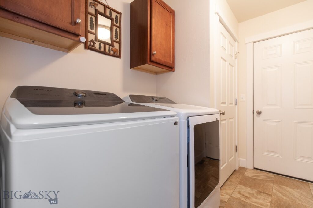 2329 Sturnella Lane, Belgrade MT 59714