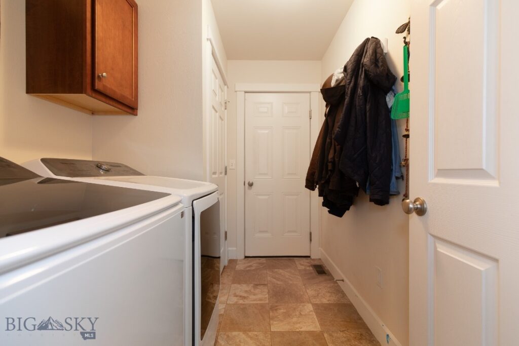 2329 Sturnella Lane, Belgrade MT 59714