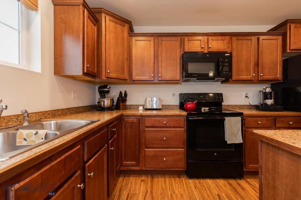 2329 Sturnella Lane, Belgrade MT 59714