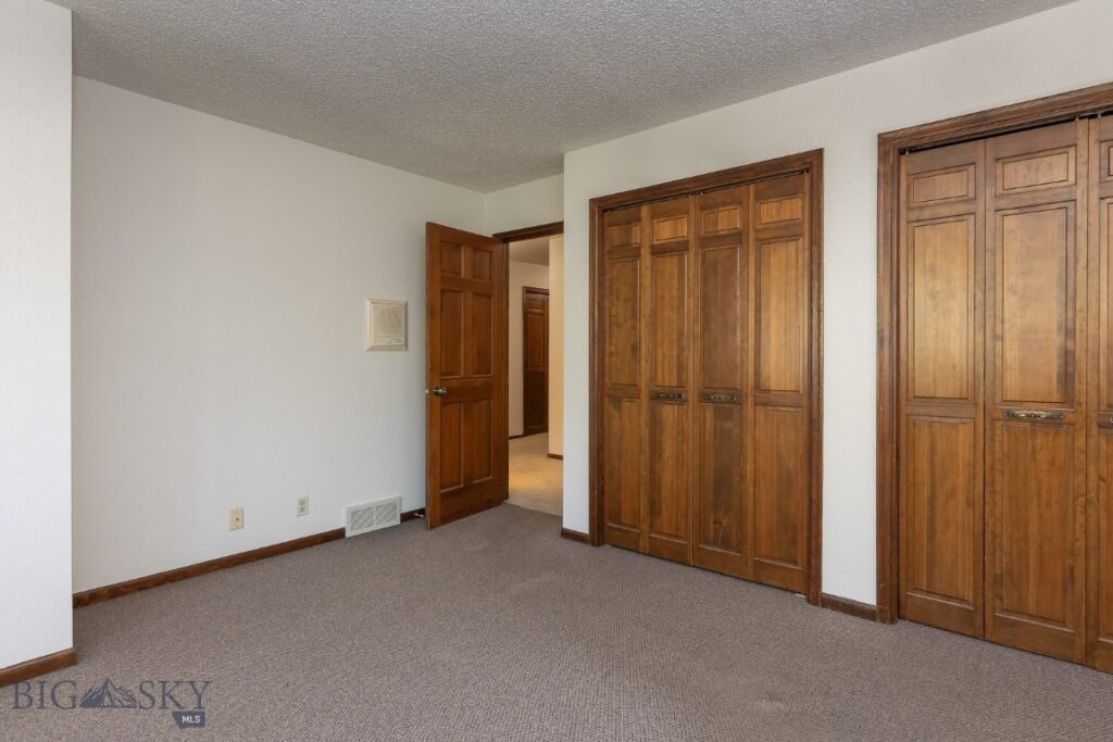 25 Riverside Drive, Bozeman MT 59715