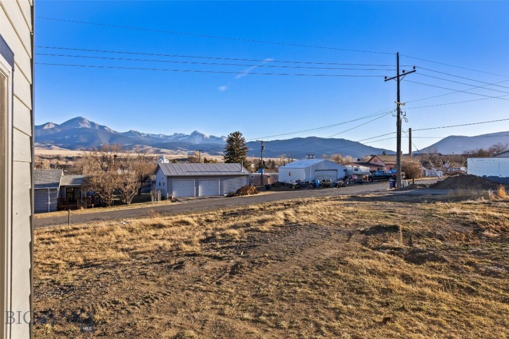 605 N L Street, Livingston MT 59047