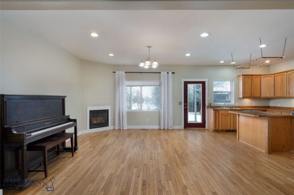 1113 Yellowstone Avenue, Belgrade MT 59714