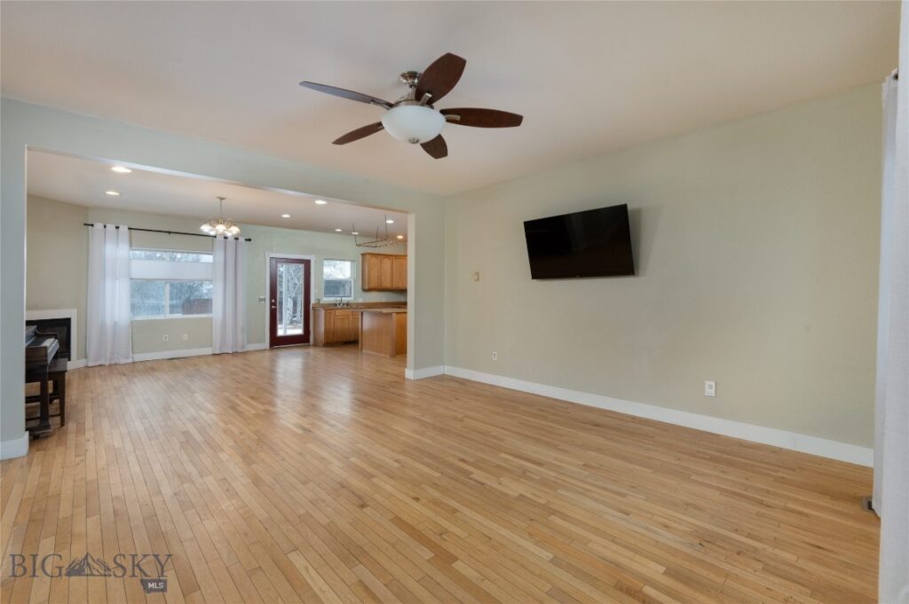 1113 Yellowstone Avenue, Belgrade MT 59714