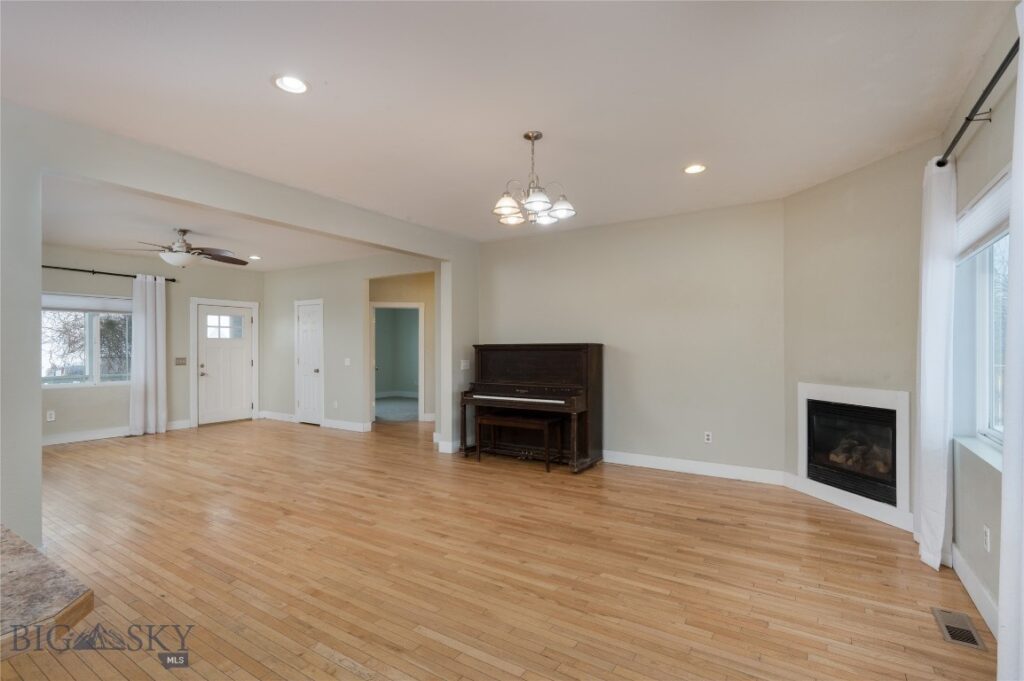 1113 Yellowstone Avenue, Belgrade MT 59714