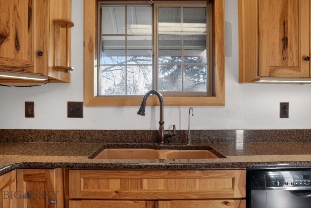 504 Secretariat Circle, Belgrade MT 59714