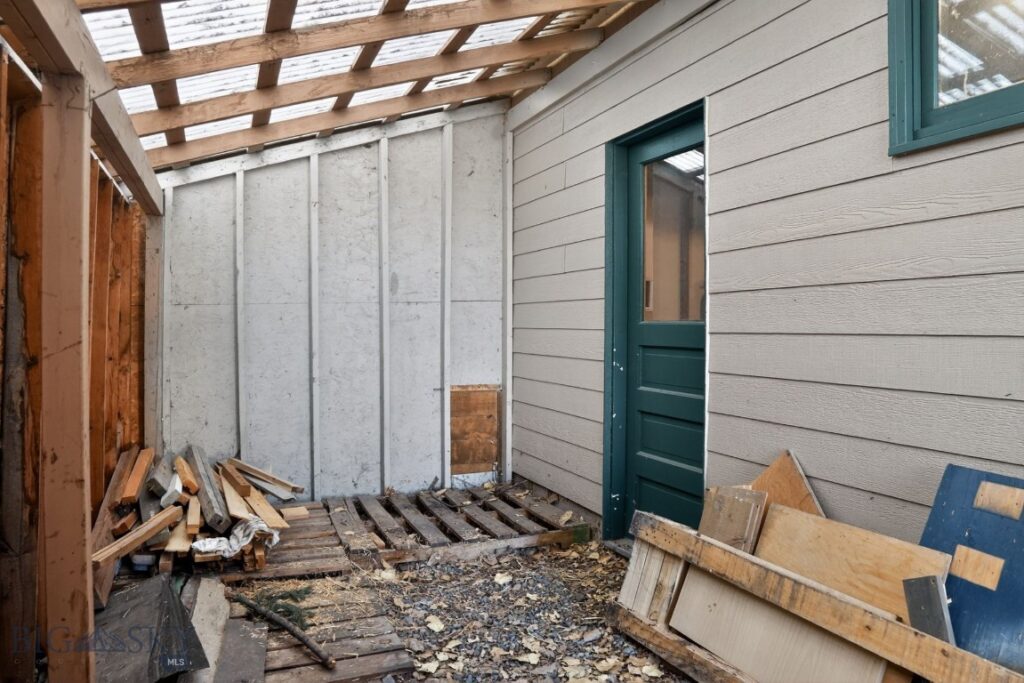 504 Secretariat Circle, Belgrade MT 59714