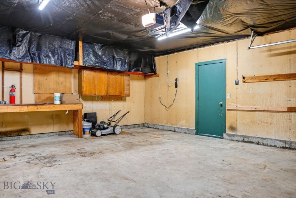 504 Secretariat Circle, Belgrade MT 59714