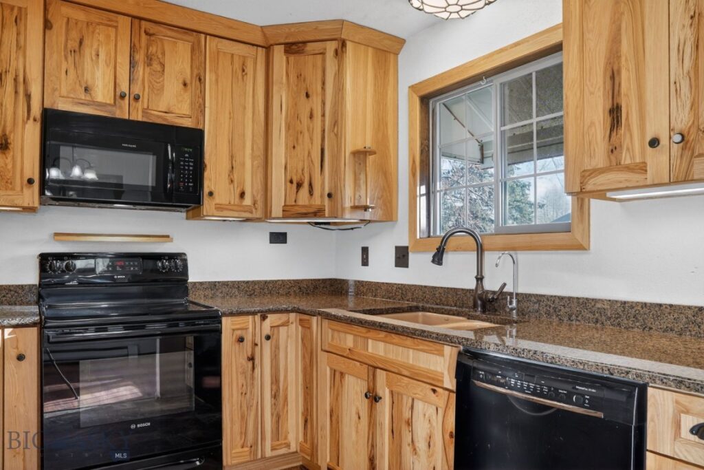 504 Secretariat Circle, Belgrade MT 59714