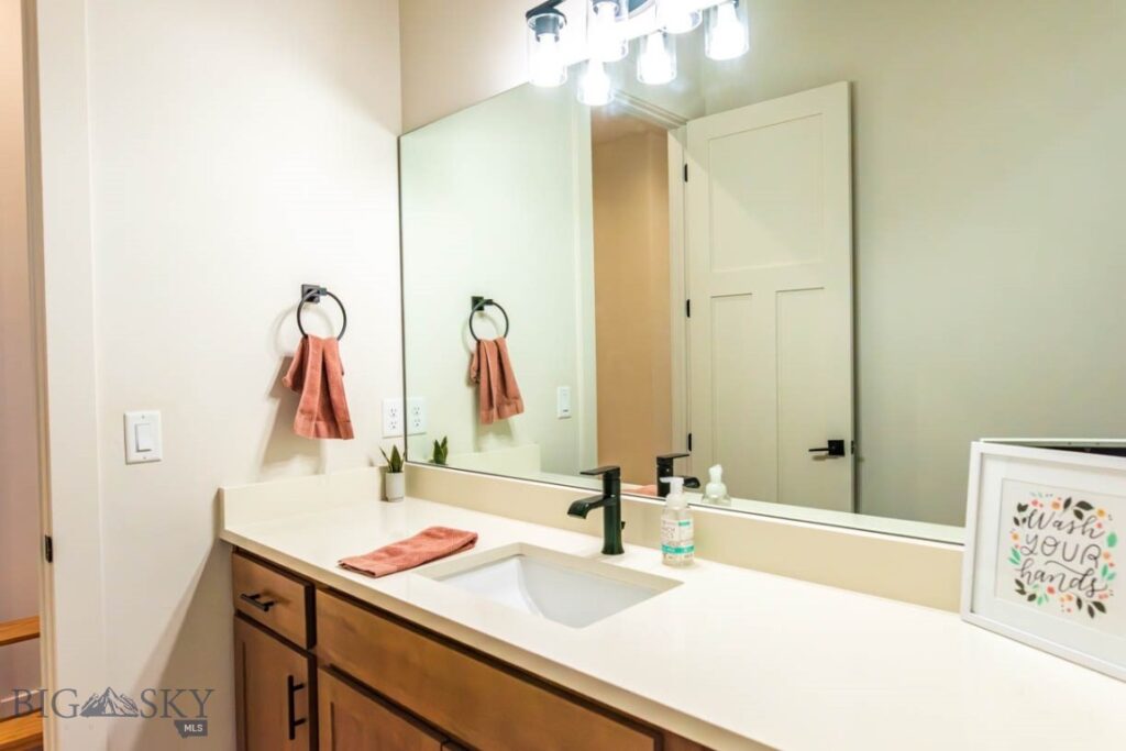 806 Halfpipe Street, Belgrade MT 59714