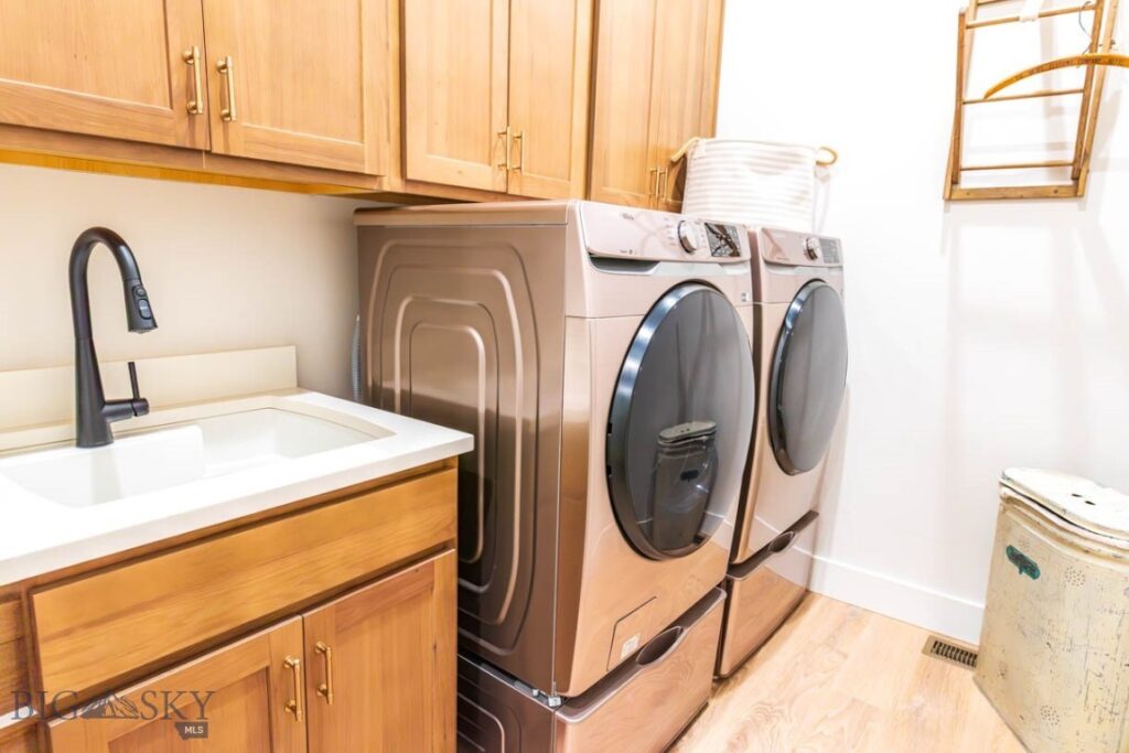 806 Halfpipe Street, Belgrade MT 59714