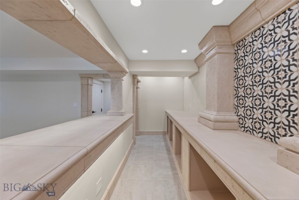 8454 Goldenstein, Bozeman MT 59715