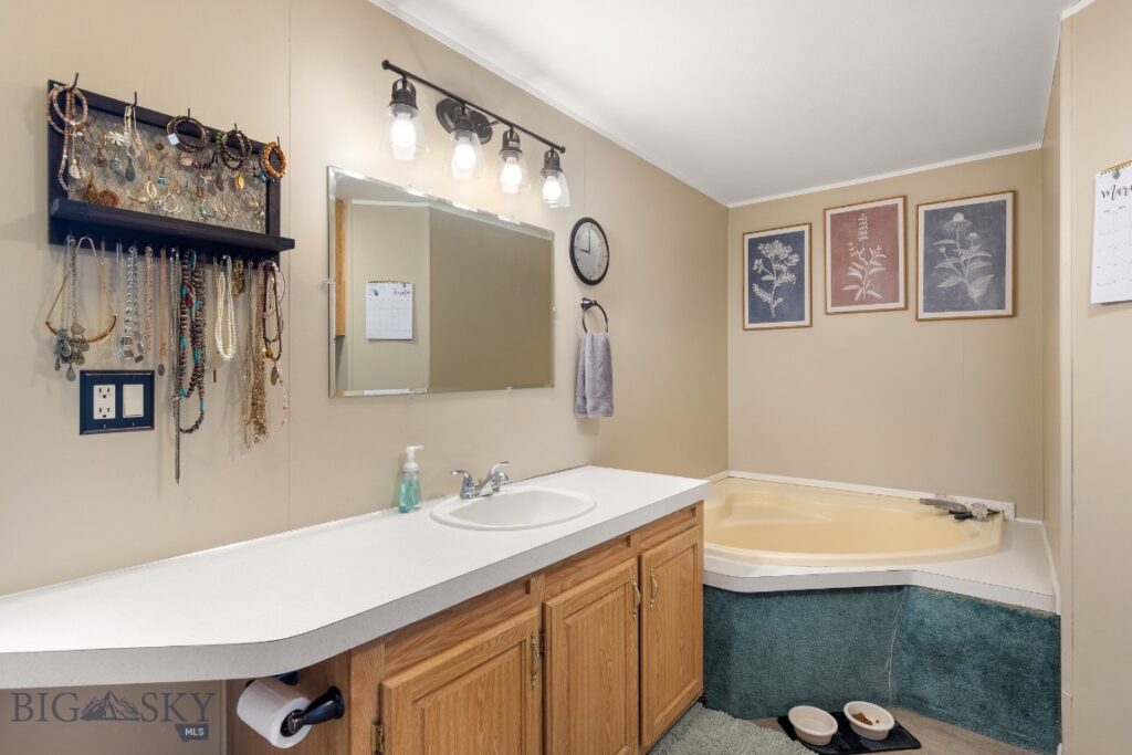 126 Hereford, Belgrade MT 59714