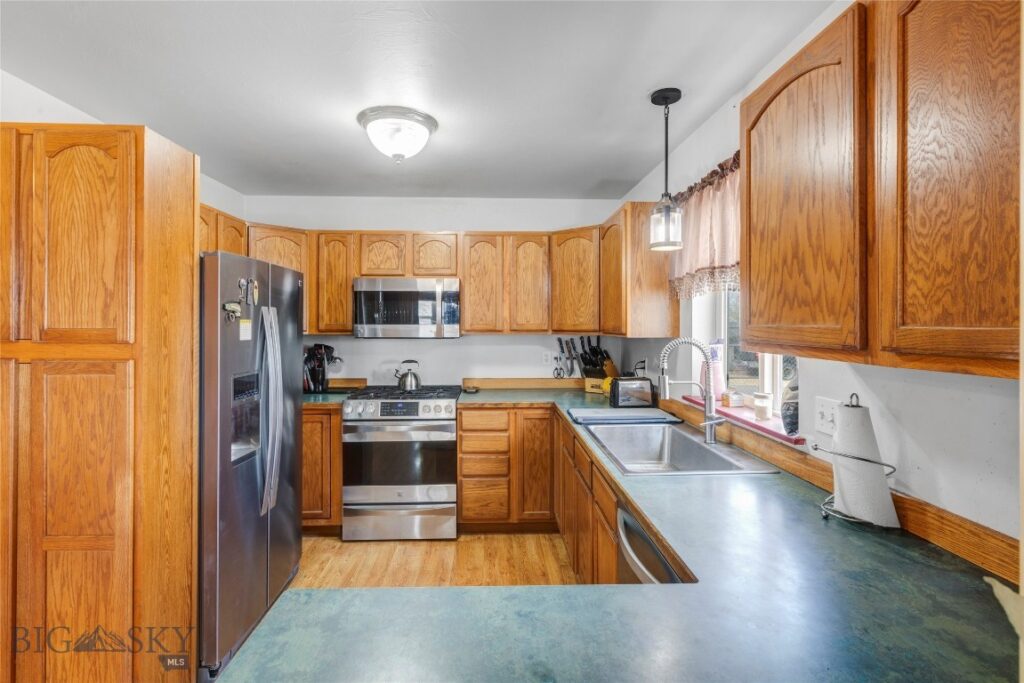 395 Hereford Road, Belgrade MT 59714