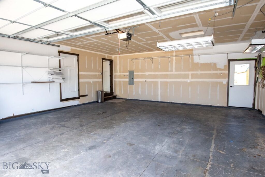 702 Yellowstone Avenue, Belgrade MT 59714