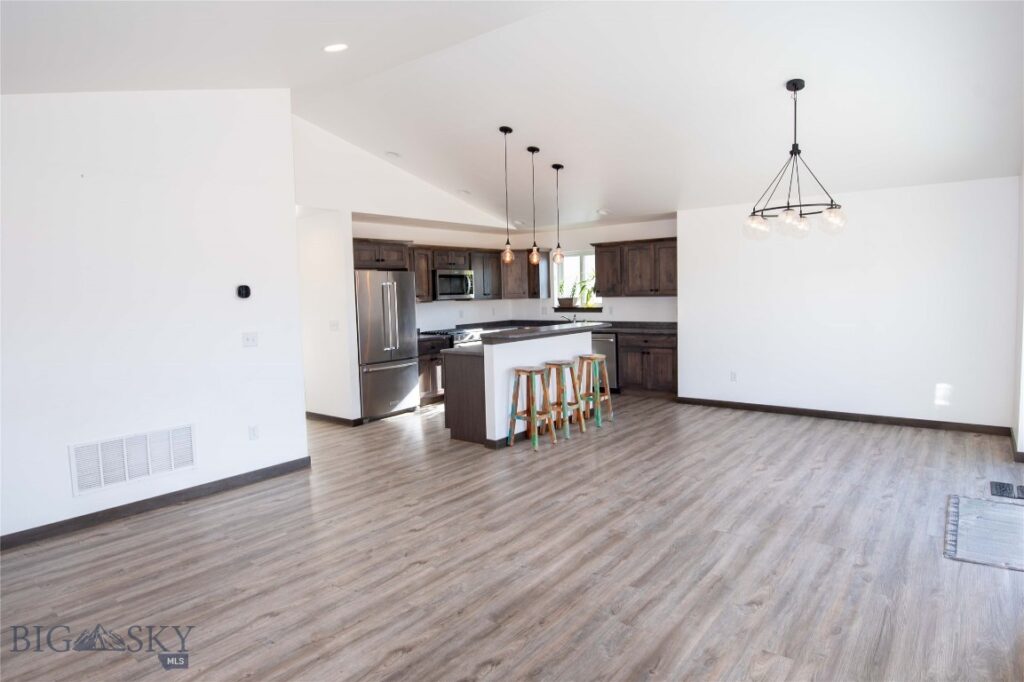 702 Yellowstone Avenue, Belgrade MT 59714