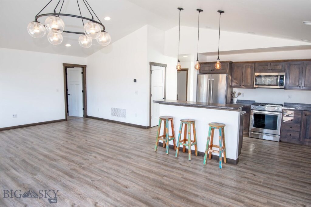 702 Yellowstone Avenue, Belgrade MT 59714