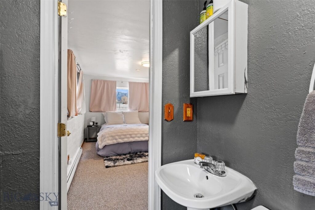 616 Comet Boulevard, Livingston MT 59047