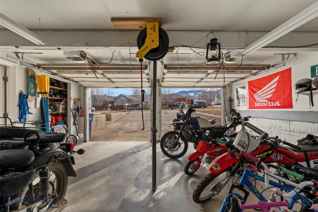 616 Comet Boulevard, Livingston MT 59047