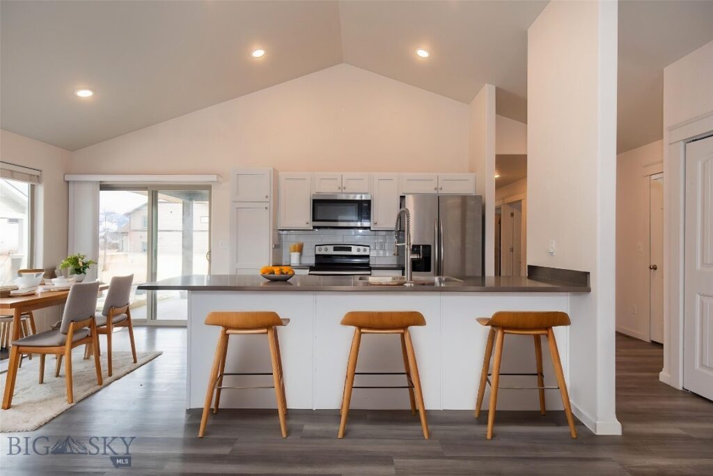 1718 Shelby Avenue, Belgrade MT 59714