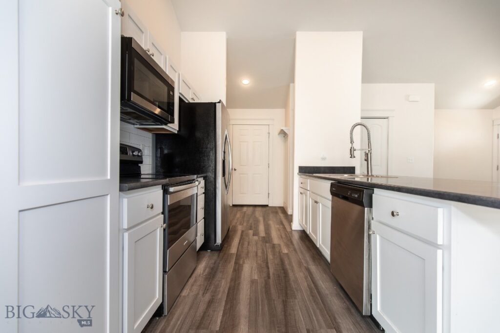 1718 Shelby Avenue, Belgrade MT 59714