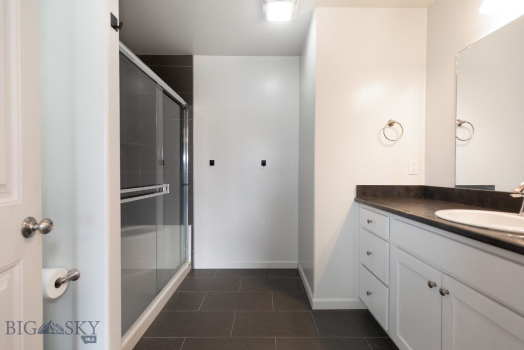 1718 Shelby Avenue, Belgrade MT 59714