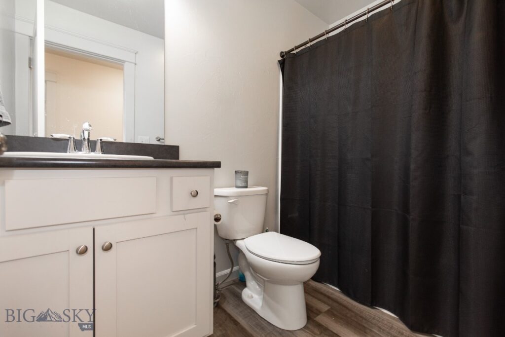 1718 Shelby Avenue, Belgrade MT 59714