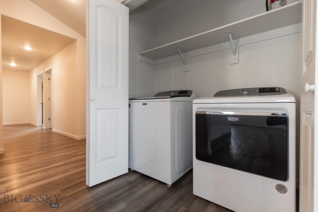 1718 Shelby Avenue, Belgrade MT 59714