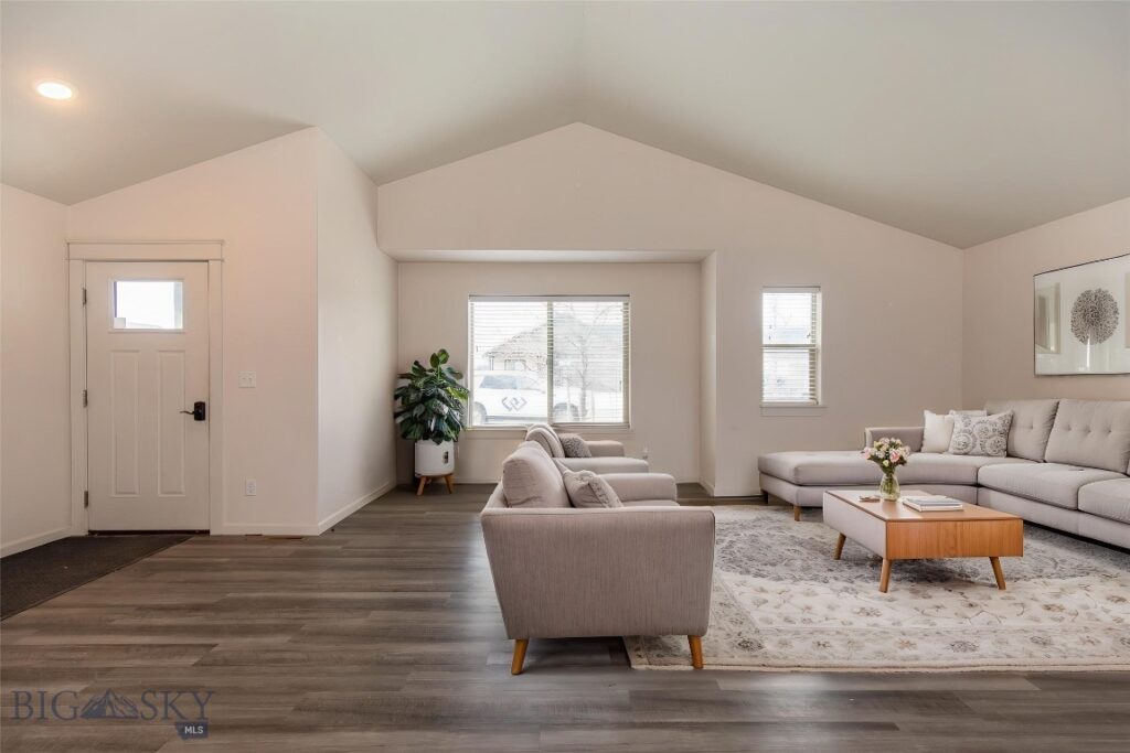 1718 Shelby Avenue, Belgrade MT 59714