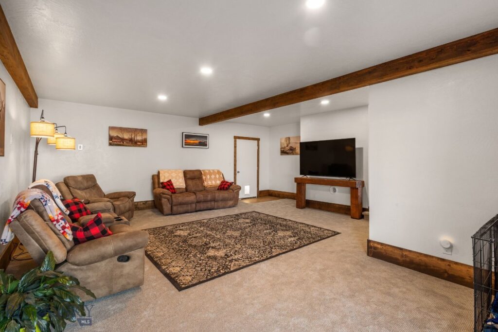 91 E Allison Avenue, Belgrade MT 59714