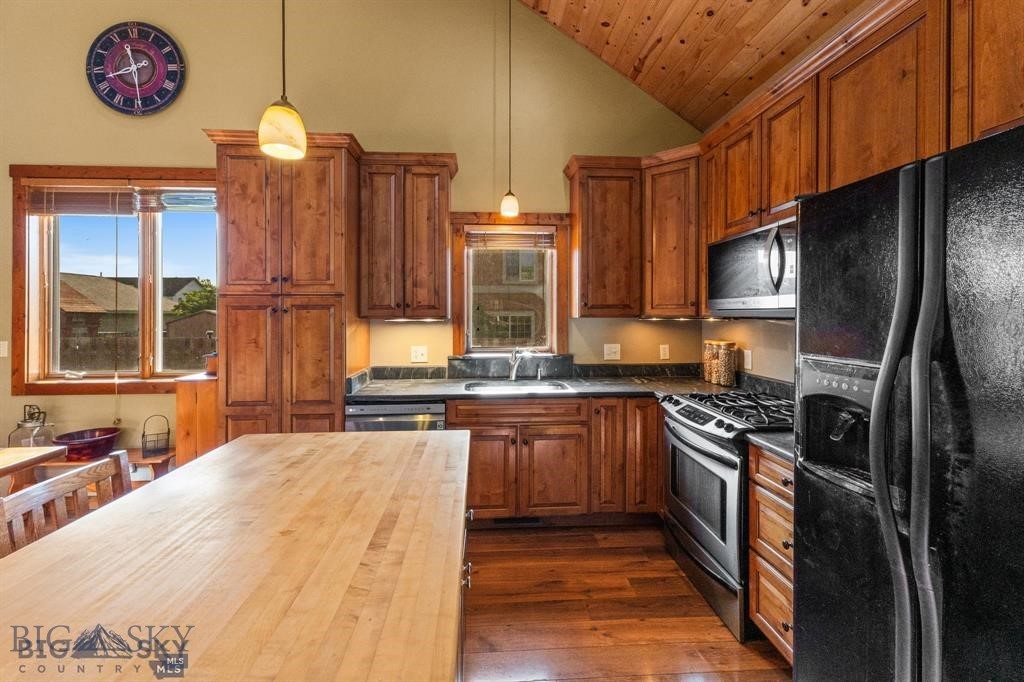 702 Nebula Street, Livingston MT 59047