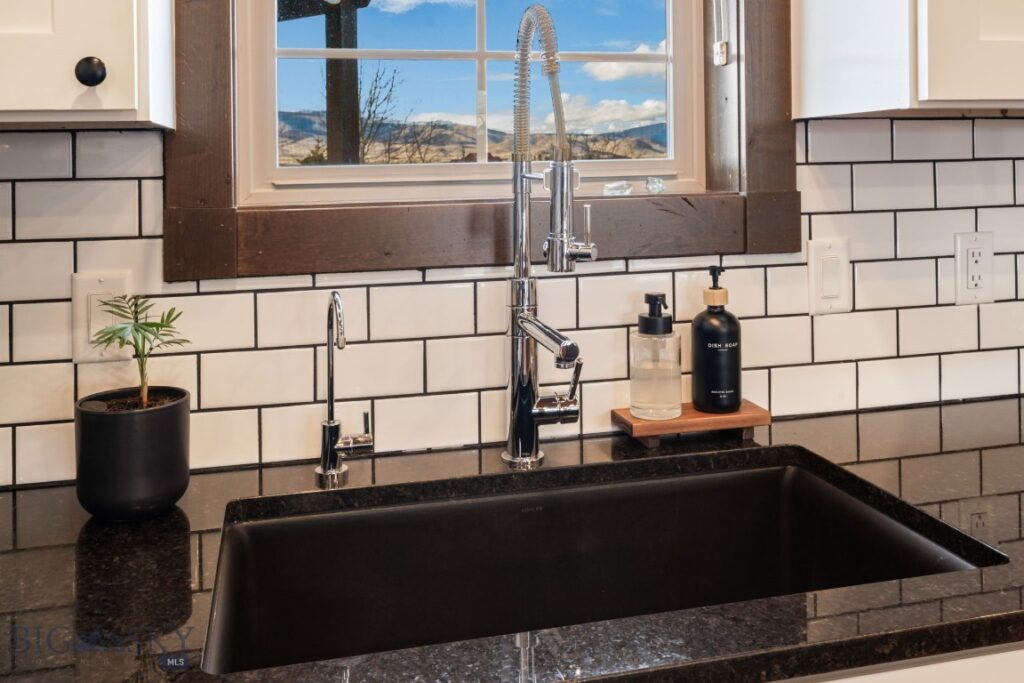 27 Obsidian Lane, Livingston MT 59047