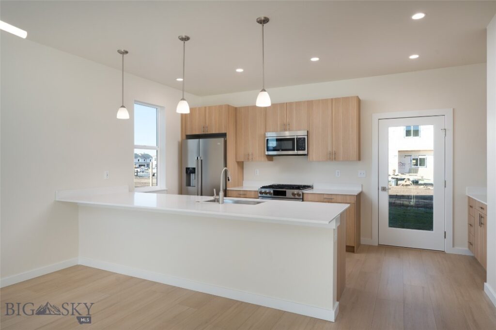 809 Spaniel Way, Belgrade MT 59714