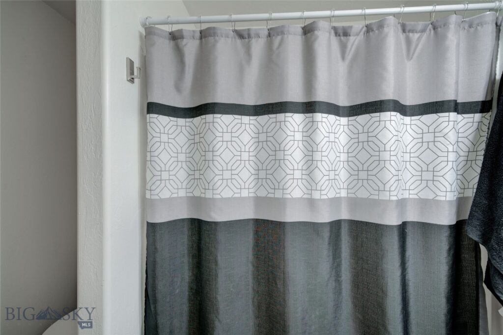 216 Show Place, Belgrade MT 59714