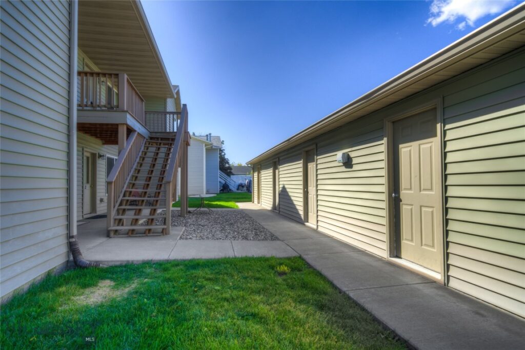 216 Show Place, Belgrade MT 59714